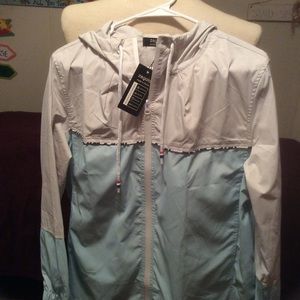NWT Zegolo size medium ladies windbreaker